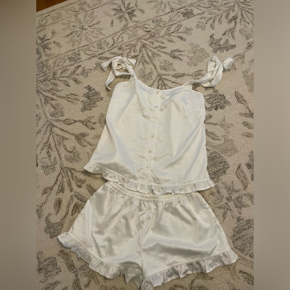 Pretty Plum Sugar ivory sleepwear set NWOT